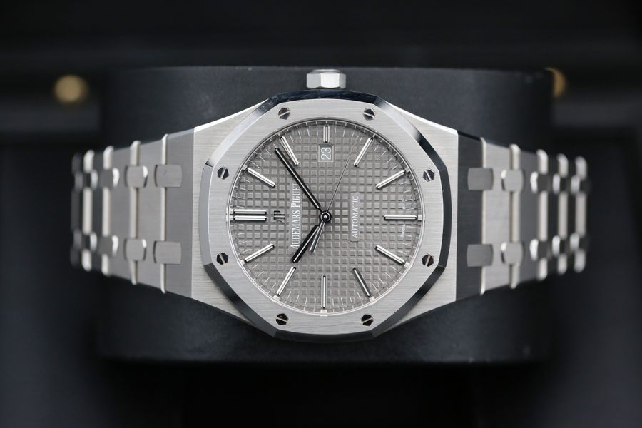 Audemars Piguet Royal Oak 15400ST.OO.1220ST.04
